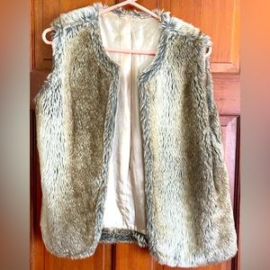 3/$15 Vintage Beige Faux Fur Women's Vest